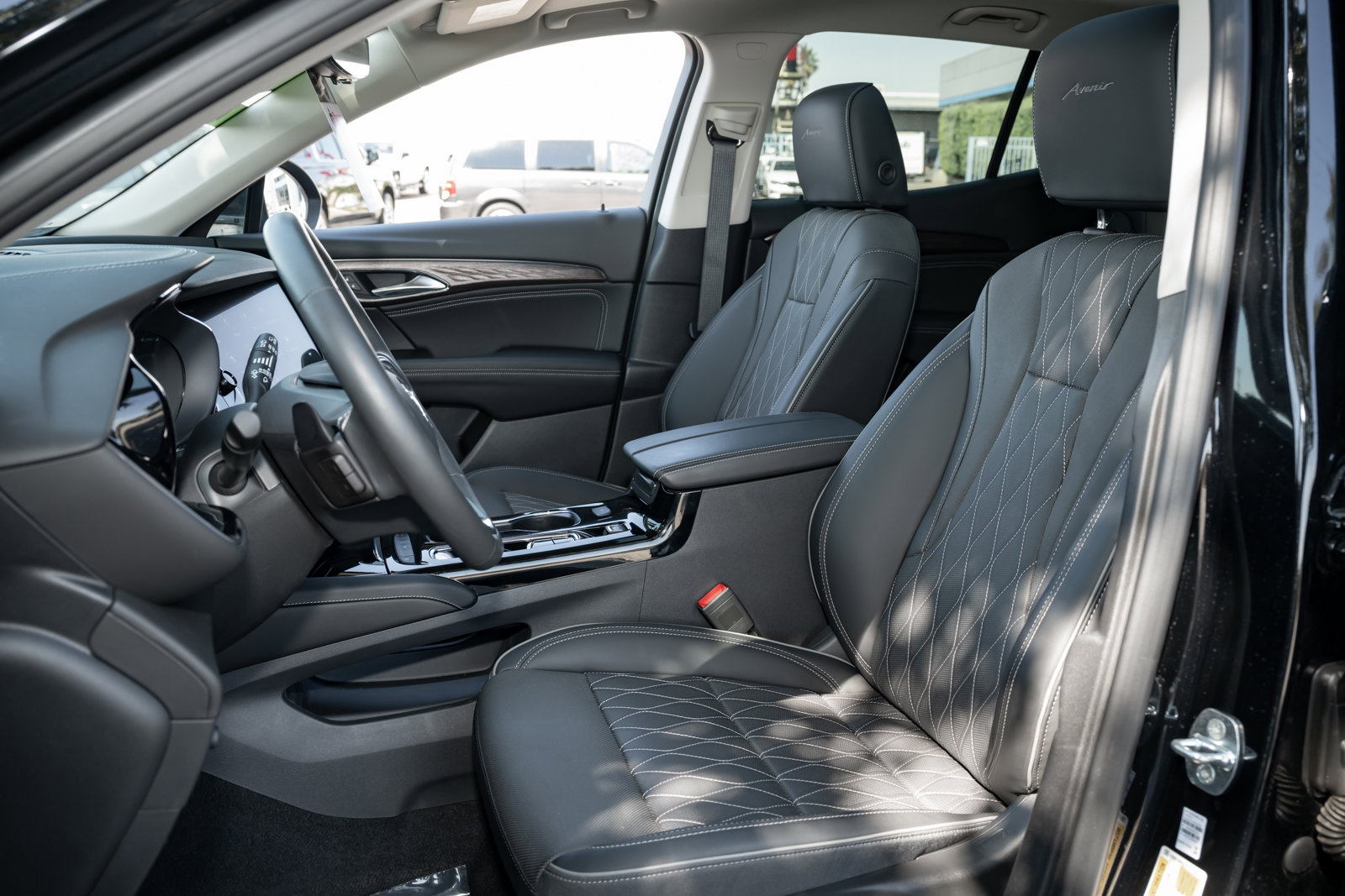 Used 2023 Buick Envision Avenir image 20