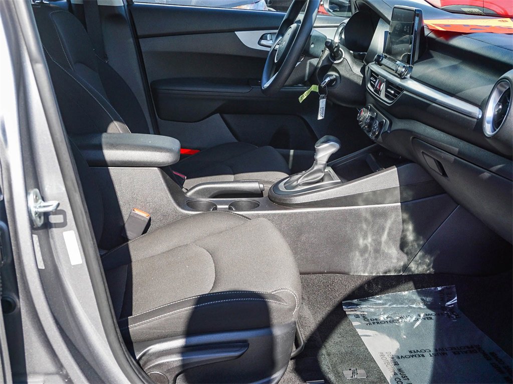 Used 2023 Kia Forte LXS image 12