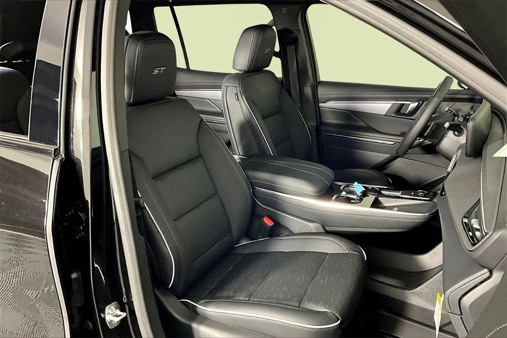 New 2026 Buick Enclave Sport Touring w/ Super Cruise Package image 11