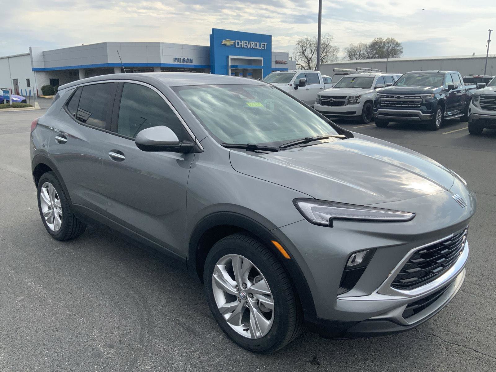 Used 2024 Buick Encore GX Preferred image 2