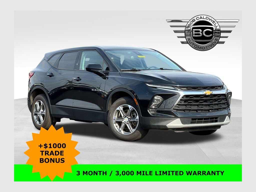 Used 2023 Chevrolet Blazer LT image 1