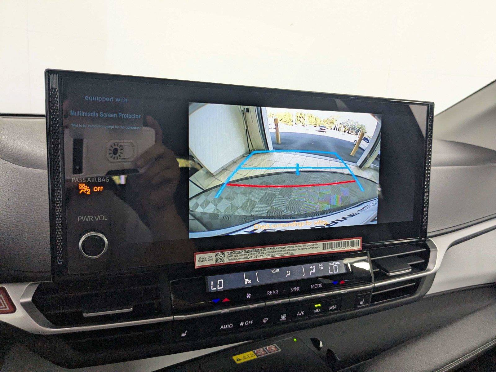 New 2026 Toyota Sienna XLE FWD image 18