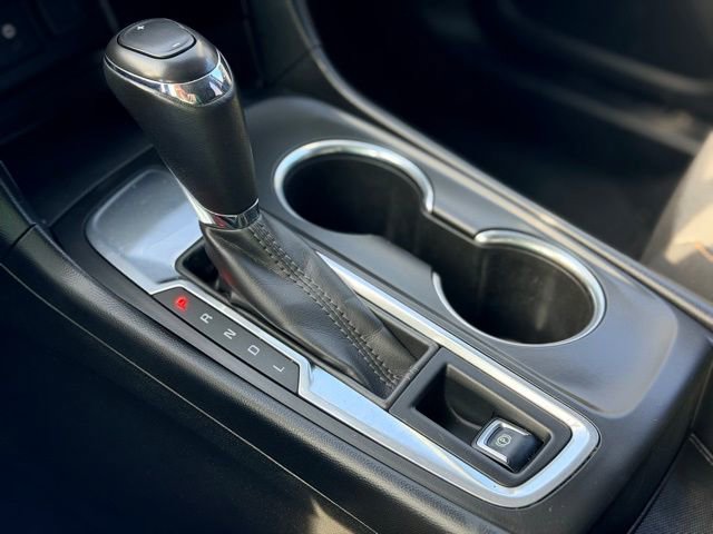 Used 2019 Chevrolet Equinox LT w/ Driver Convenience Package image 17