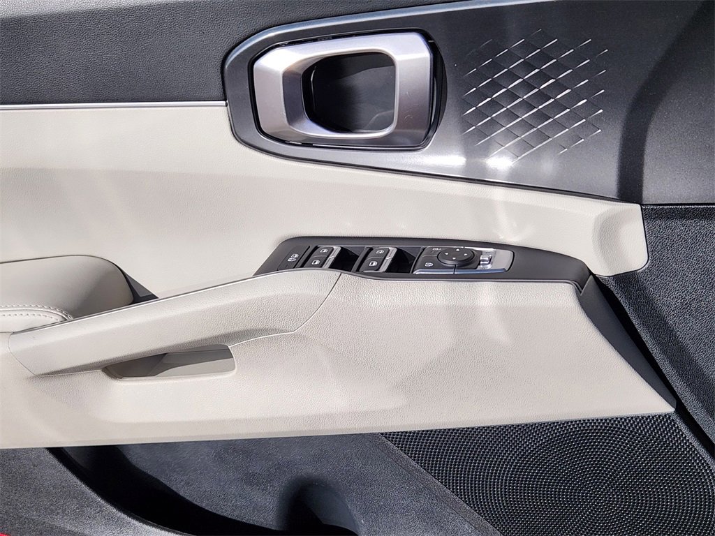 Certified 2024 Kia Sorento S w/ Panoramic Sunroof Package image 6