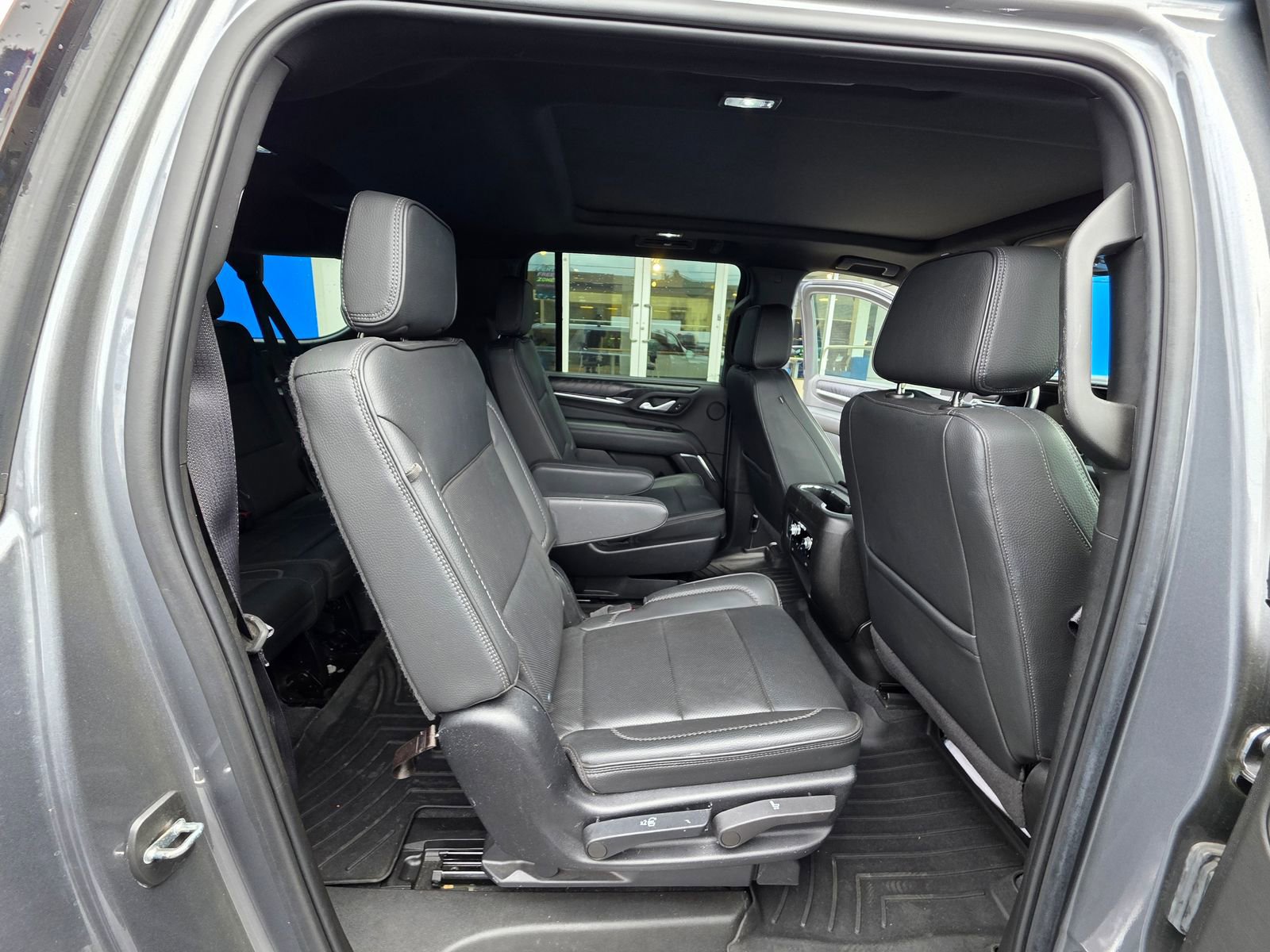 Used 2022 GMC Yukon XL Denali image 14