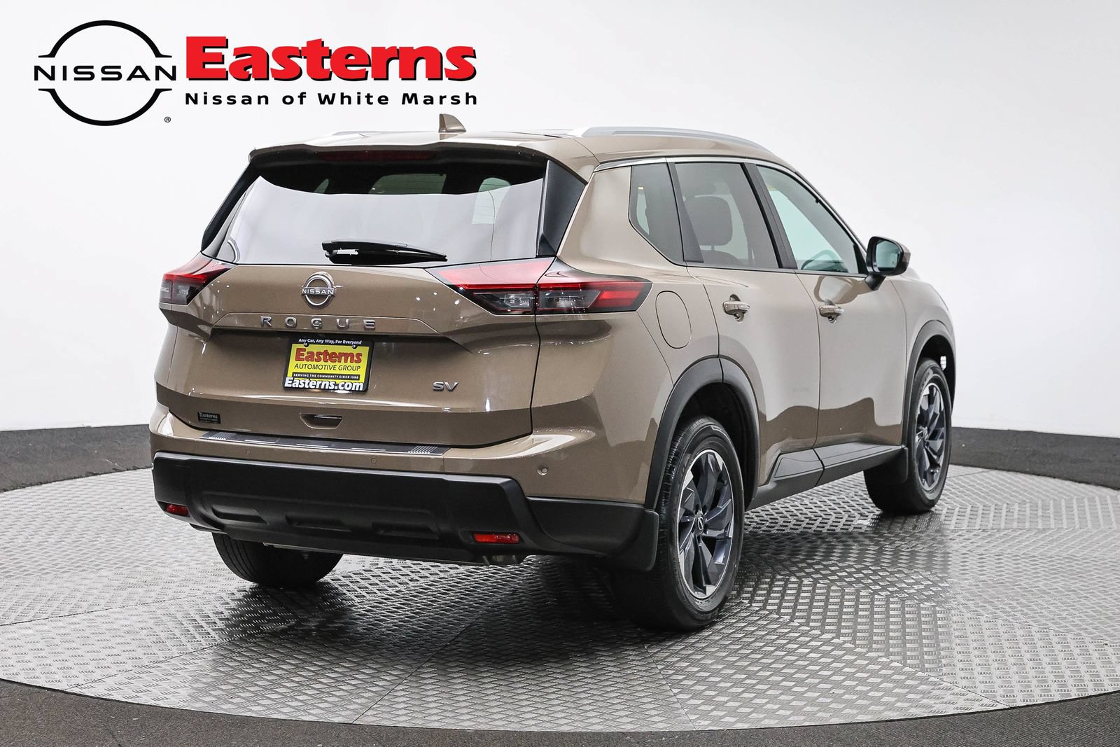 Used 2024 Nissan Rogue SV w/ SV Premium Package FWD image 5