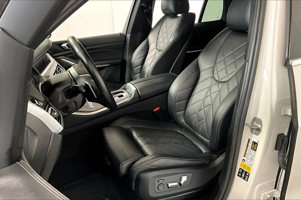Used 2023 BMW X5 xDrive40i AWD/4WD image 25