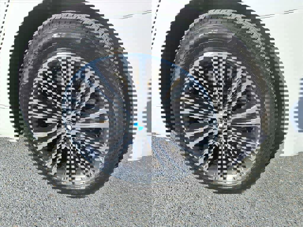 Used 2020 BMW 540i xDrive w/ Executive Package image 8