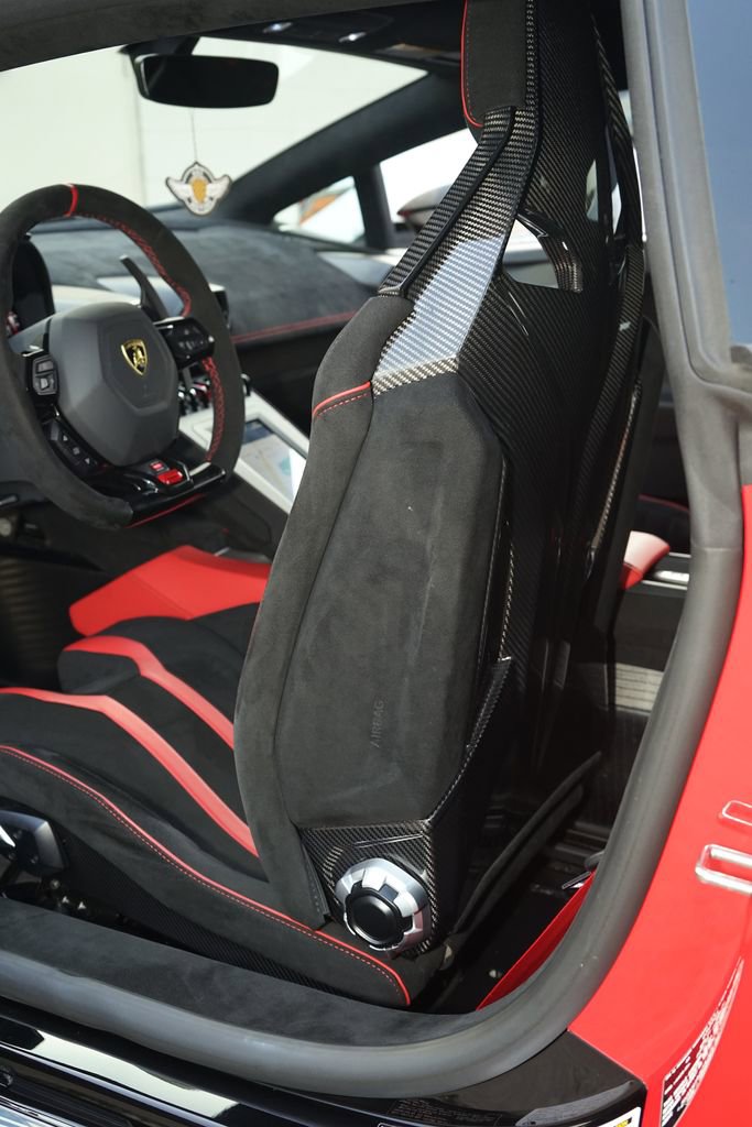 Used 2023 Lamborghini Huracan STO image 30