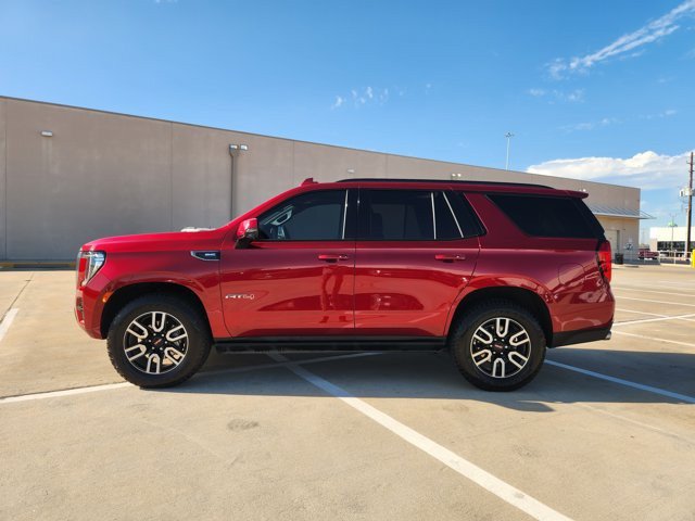 Used 2024 GMC Yukon AT4 w/ Technology Package AWD/4WD image 4