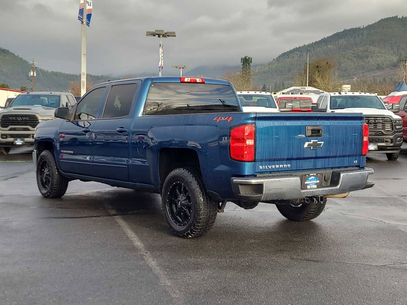 Used 2018 Chevrolet Silverado 1500 LT w/ All Star Edition image 12