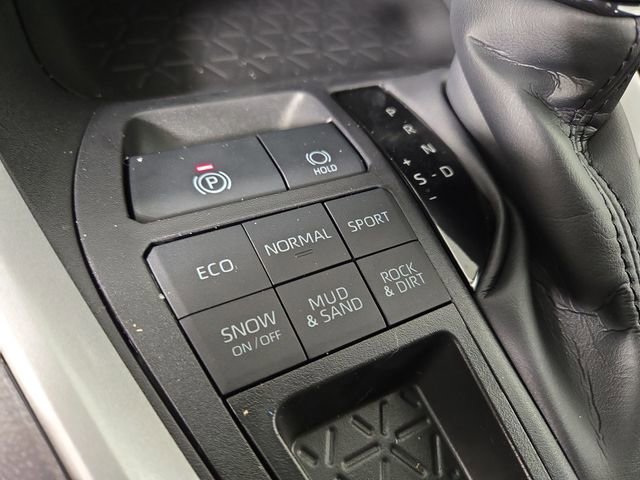 New 2025 Toyota RAV4 XLE image 30