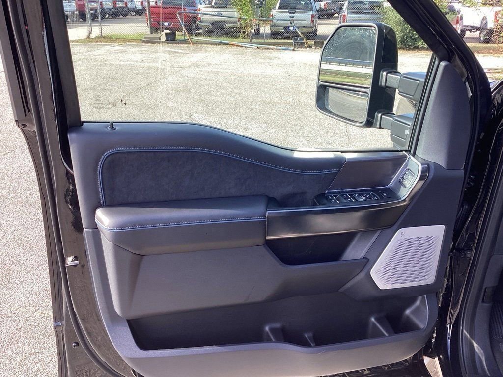 New 2026 Ford F250 Platinum w/ FX4 Off-Road Package image 23