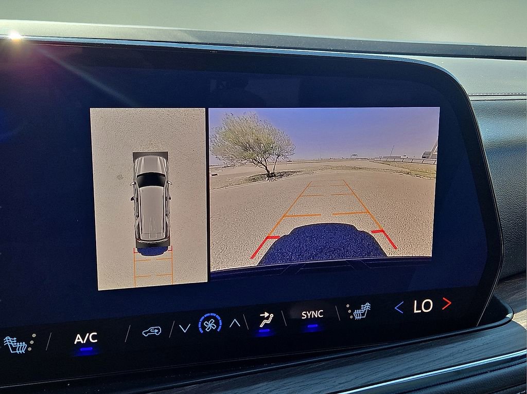 Used 2025 Chevrolet Tahoe Z71 w/ Comfort Package AWD/4WD image 31