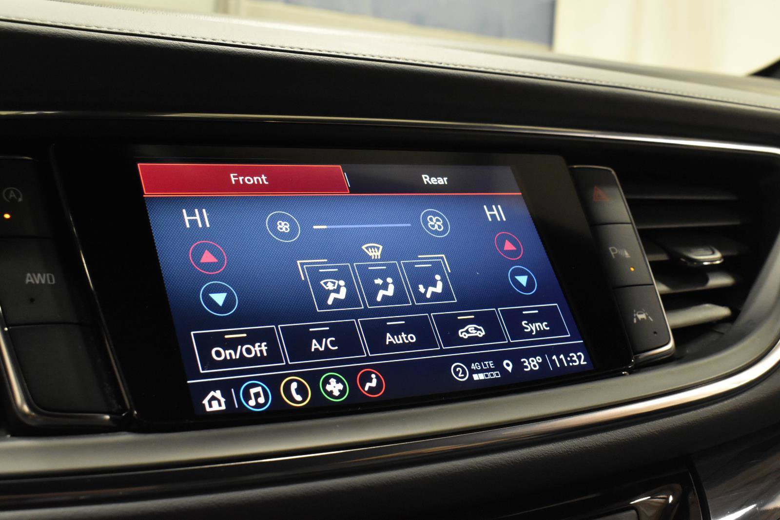 Used 2023 Buick Enclave Essence image 28