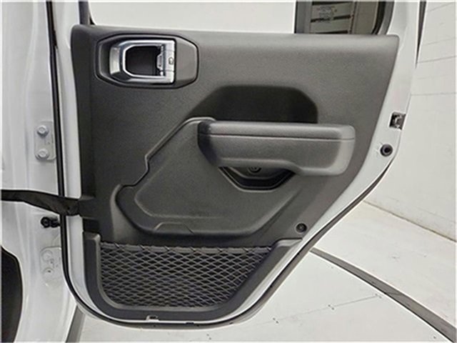 Used 2024 Jeep Wrangler Willys image 25