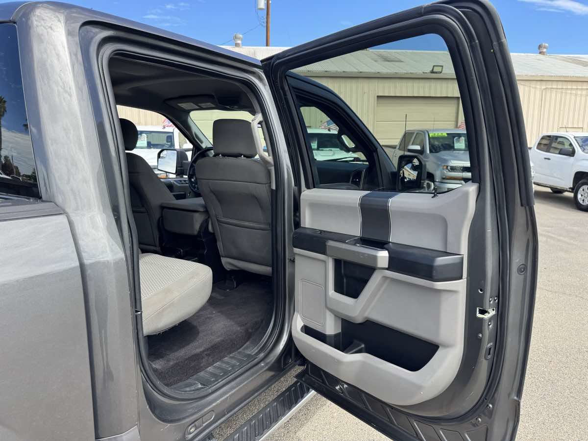 Used 2017 Ford F150 XLT w/ Equipment Group 302A Luxury AWD/4WD image 18