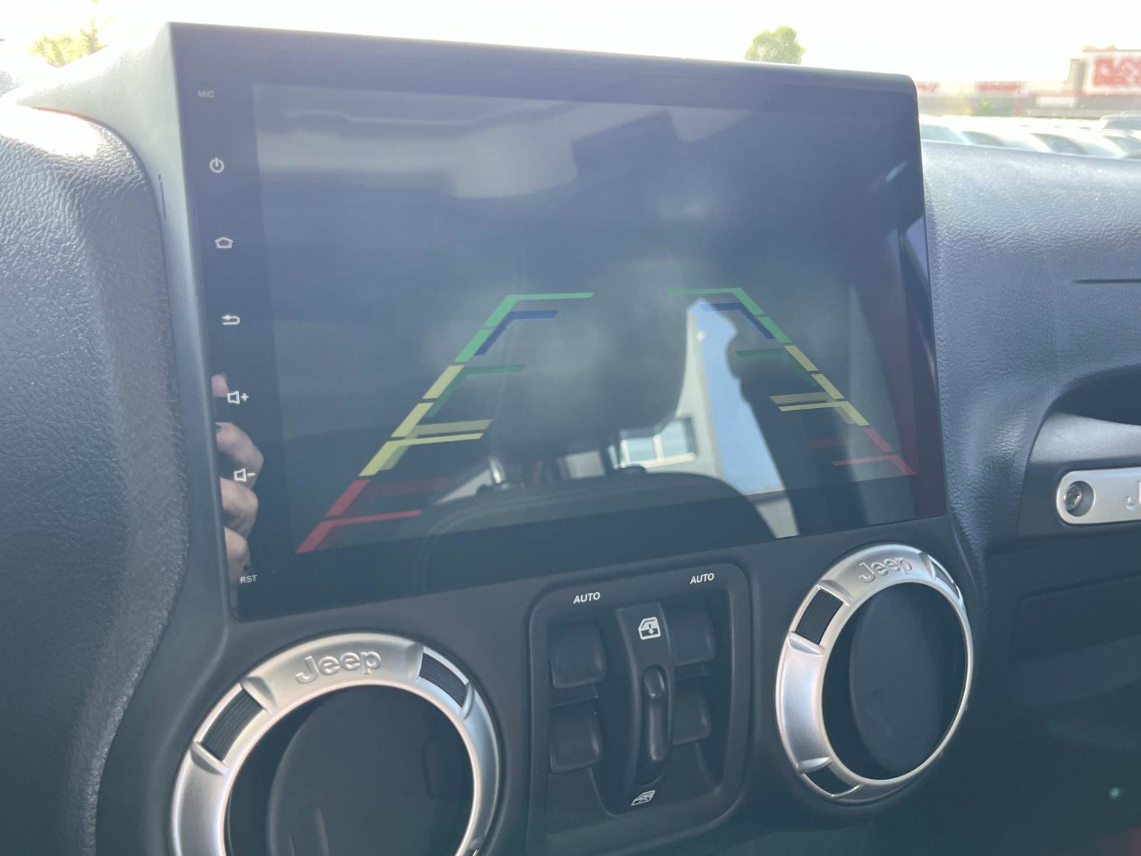 Used 2017 Jeep Wrangler Unlimited Rubicon w/ Cold Weather Group image 33