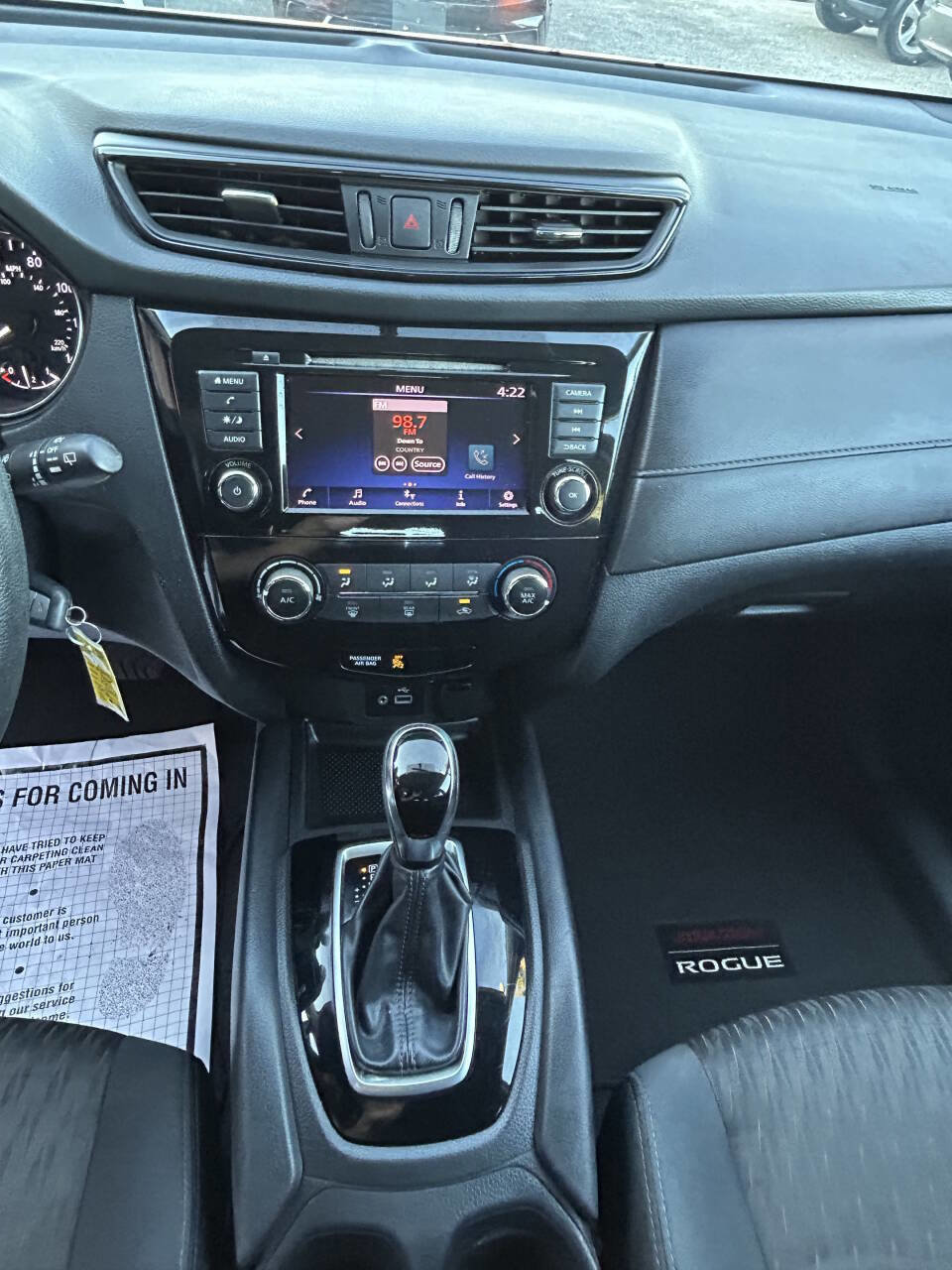 Used 2018 Nissan Rogue S image 9