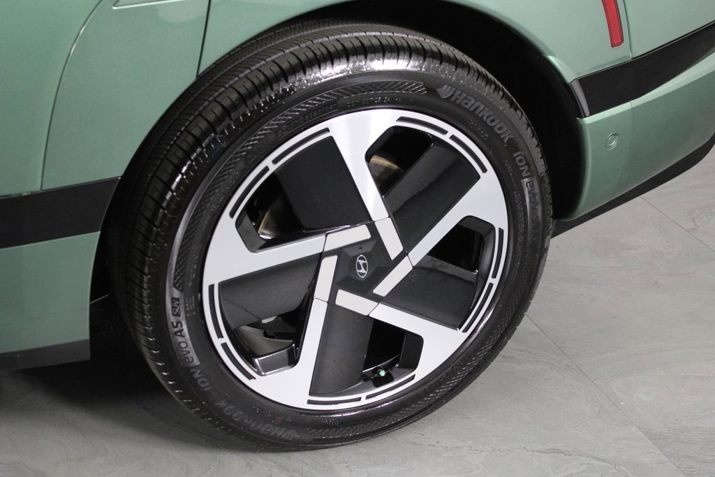 Certified 2026 Hyundai Ioniq 9 Calligraphy image 13