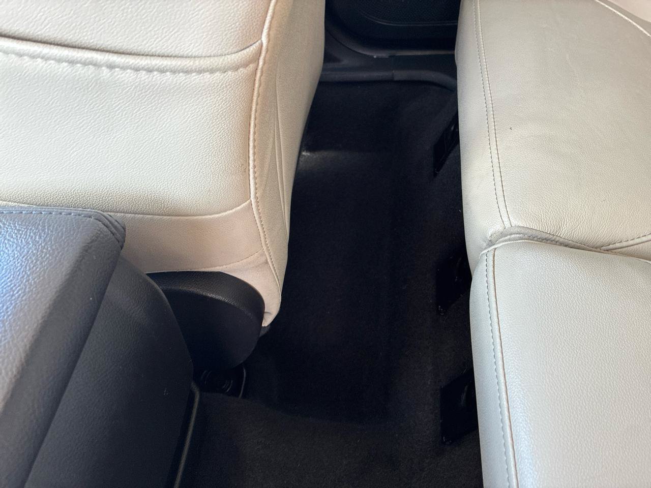 Used 2018 Ford Focus Titanium FWD image 30
