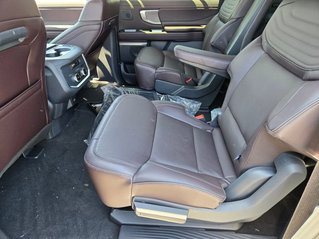 New 2026 Ford Expedition Max Platinum w/ Platinum Ultimate Package AWD/4WD image 11