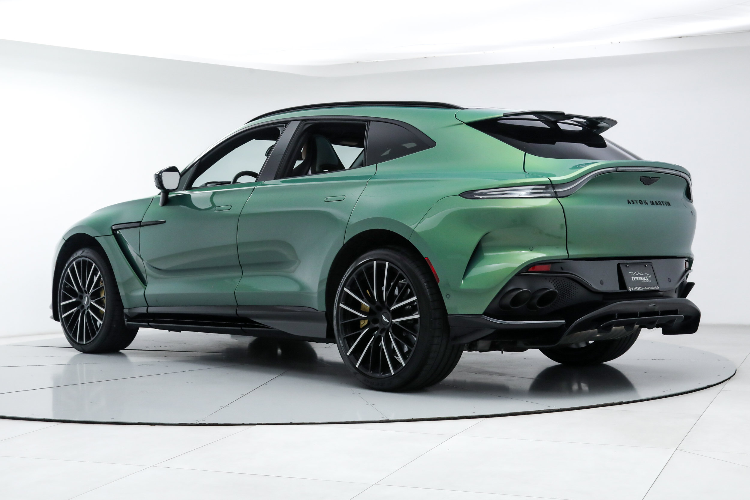 Used 2023 Aston Martin DBX 707 AWD/4WD image 3