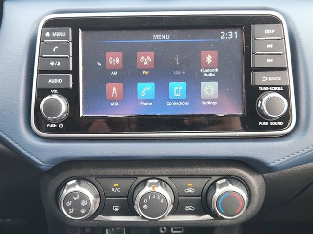 Used 2025 Nissan Versa SV FWD image 12
