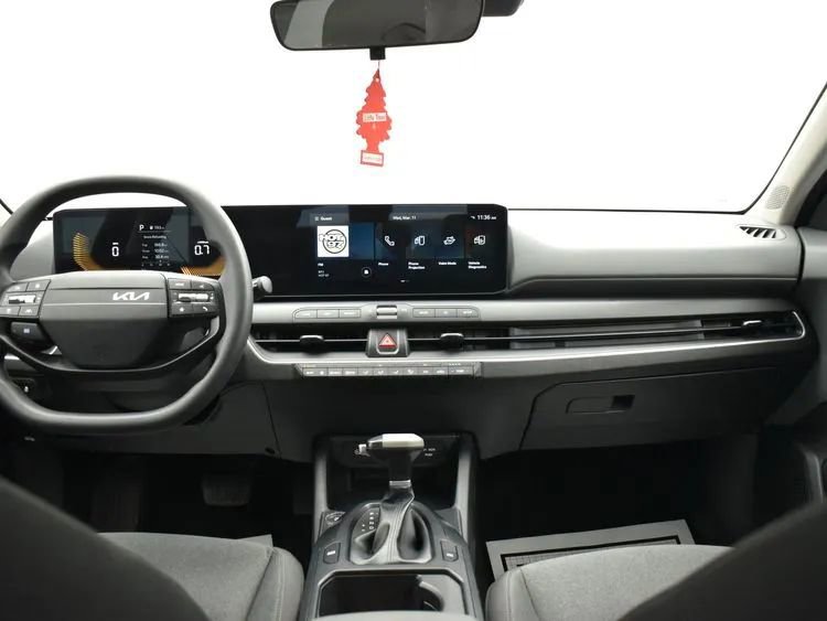 Used 2025 Kia K4 image 18