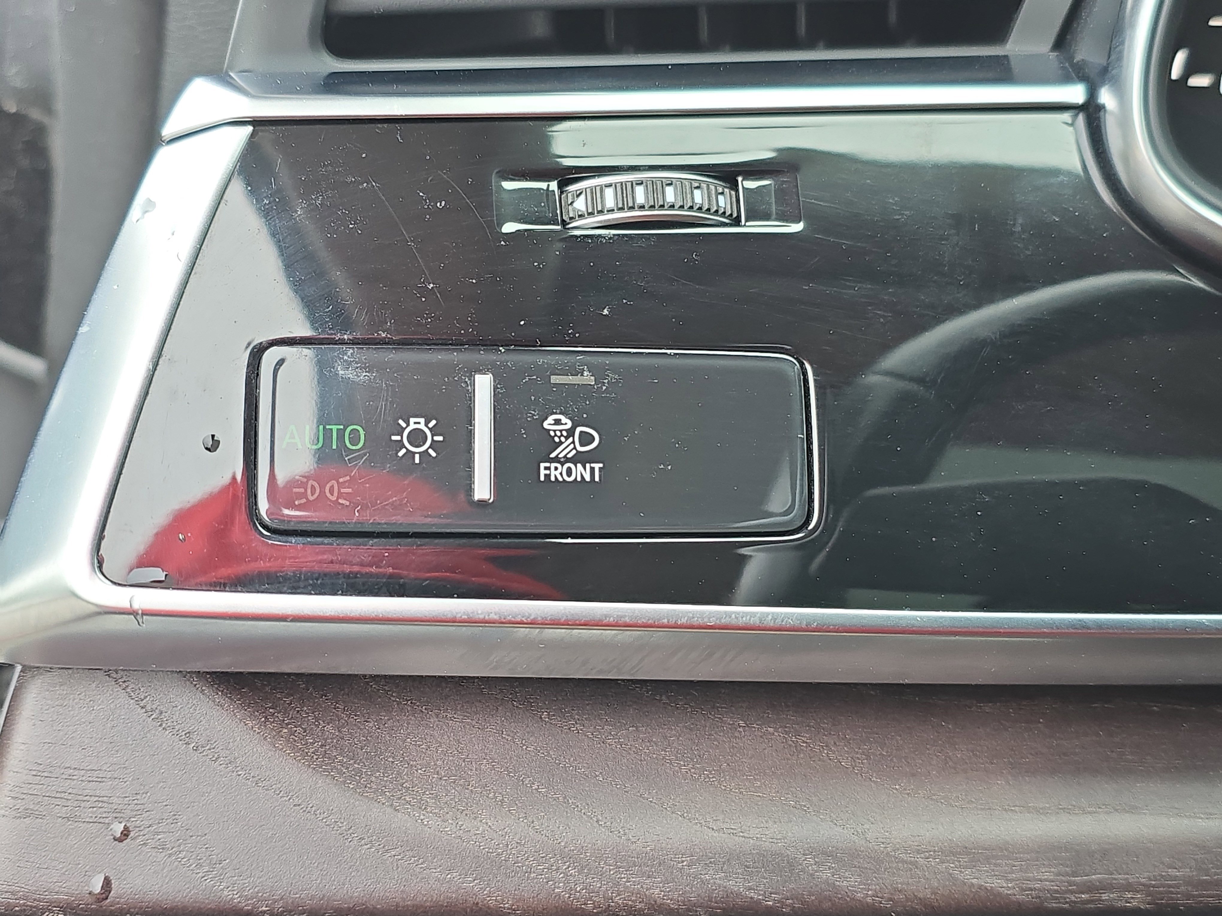 Used 2019 Audi Q8 Prestige AWD/4WD image 24