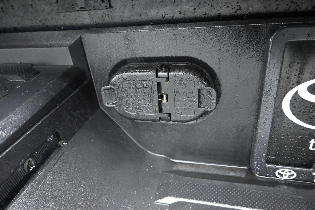 Used 2024 Toyota Tundra Limited AWD/4WD image 42