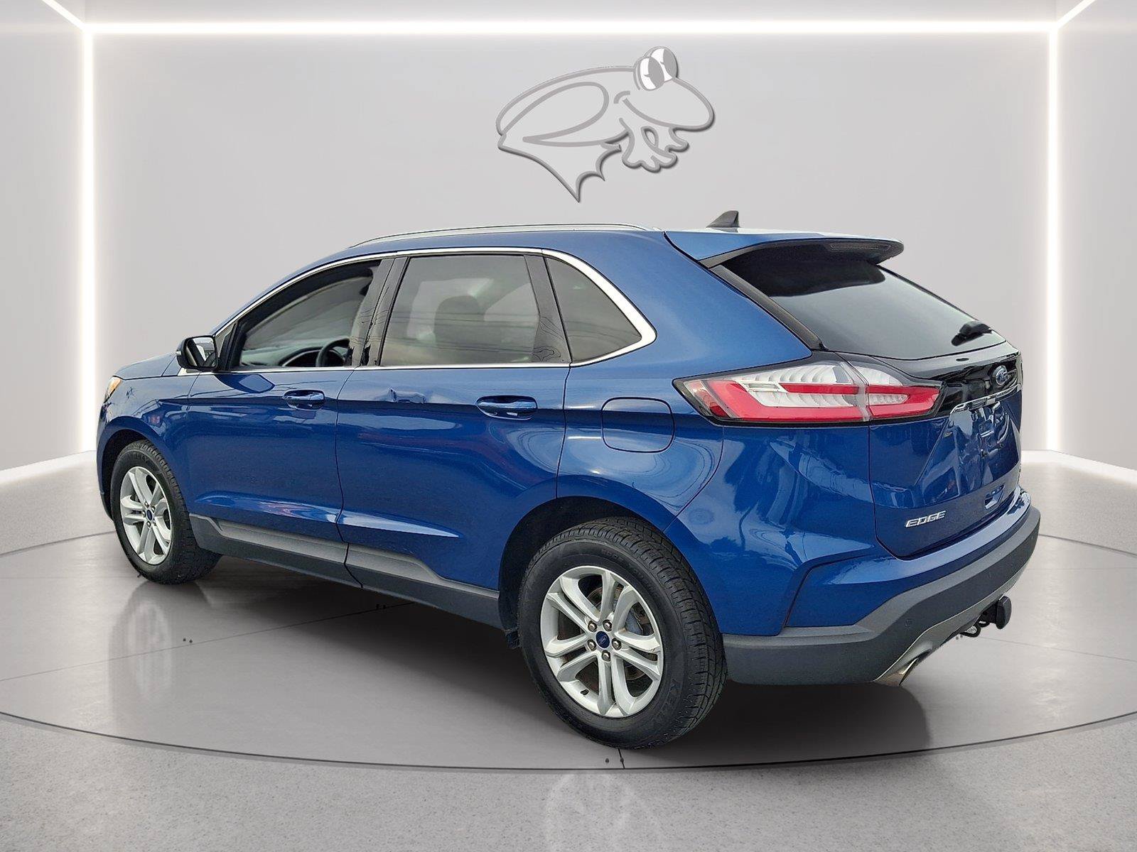 Used 2020 Ford Edge SEL w/ Cold Weather Package AWD/4WD image 3
