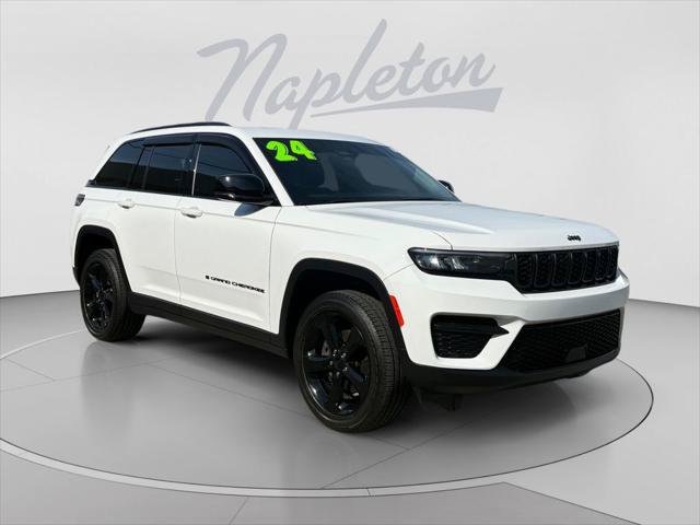 Certified 2024 Jeep Grand Cherokee Altitude AWD/4WD image 8