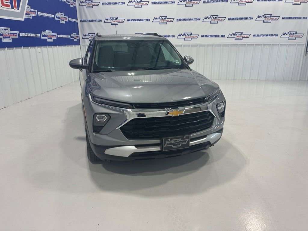 Used 2025 Chevrolet TrailBlazer LT AWD/4WD image 11
