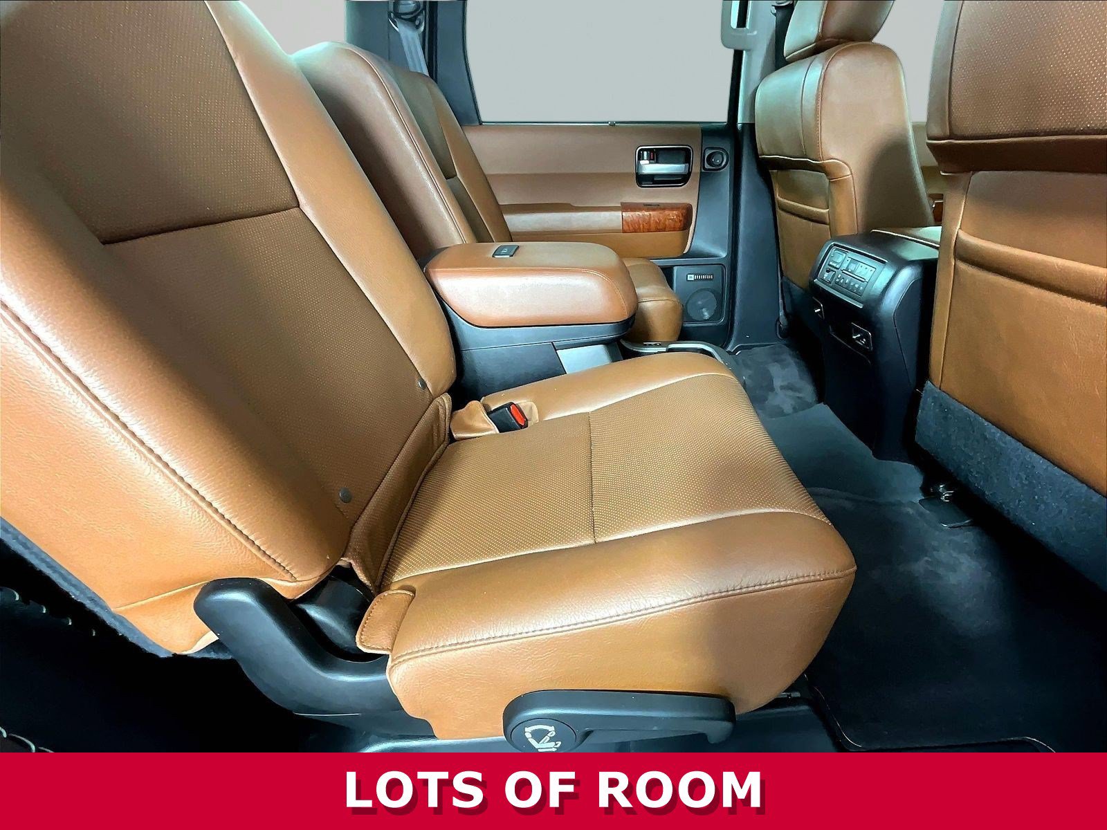 Used 2020 Toyota Sequoia Platinum w/ Preferred Accessory Package AWD/4WD image 23