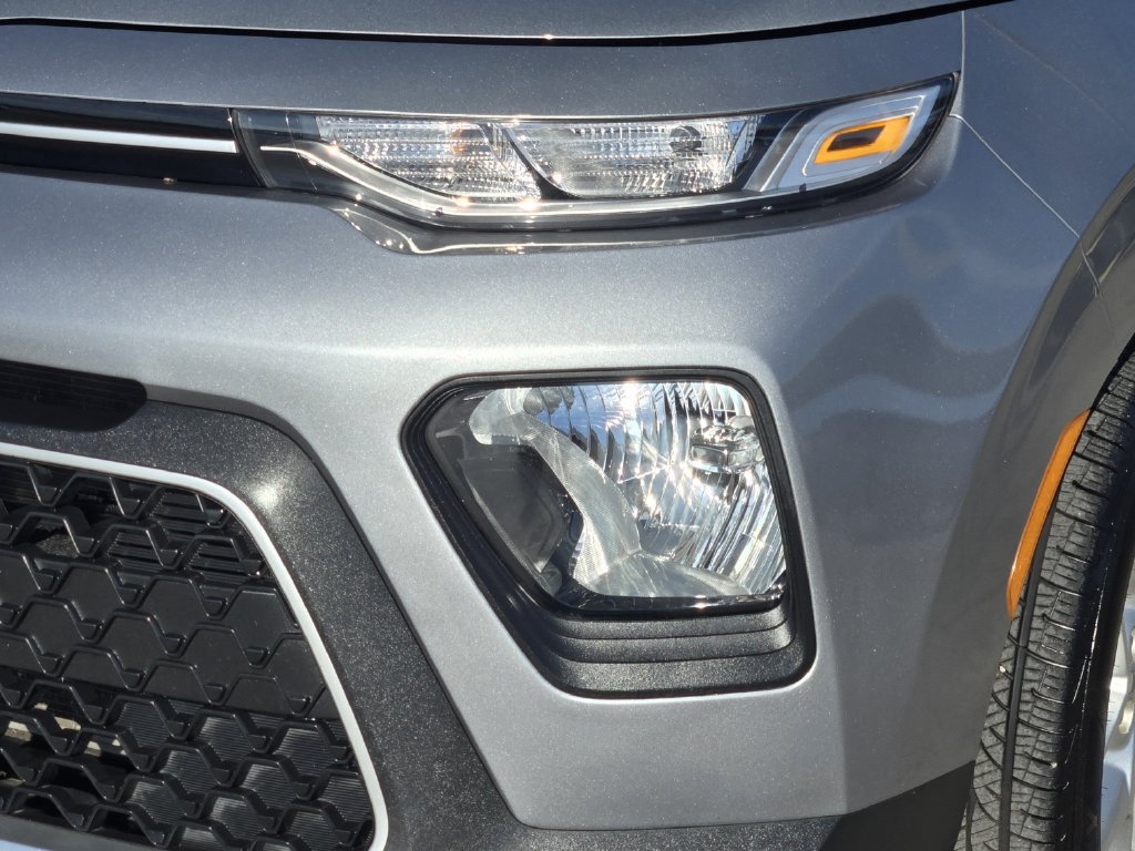 Certified 2022 Kia Soul LX w/ Technology Package FWD image 10