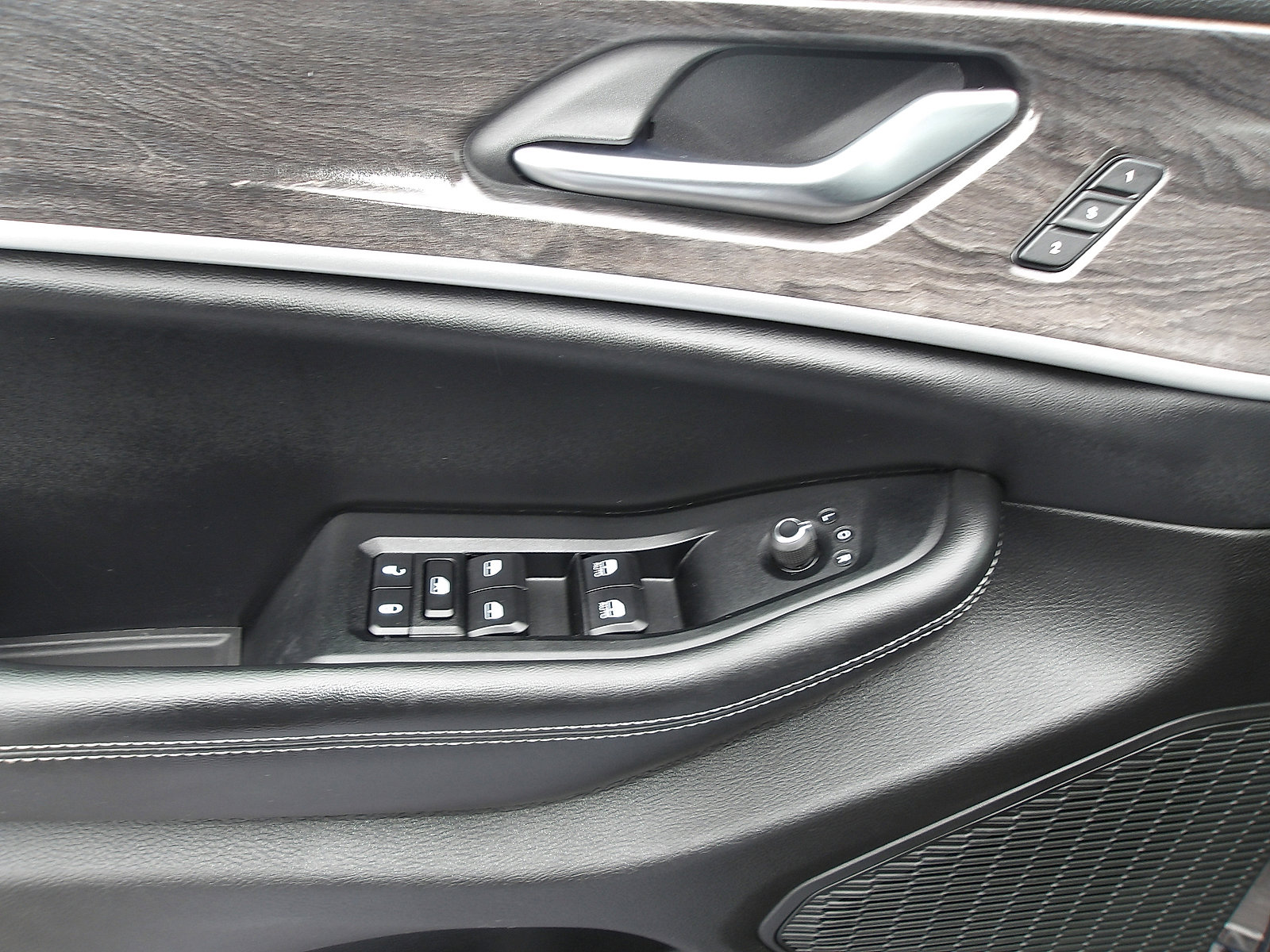 Used 2023 Jeep Grand Cherokee L Limited image 18