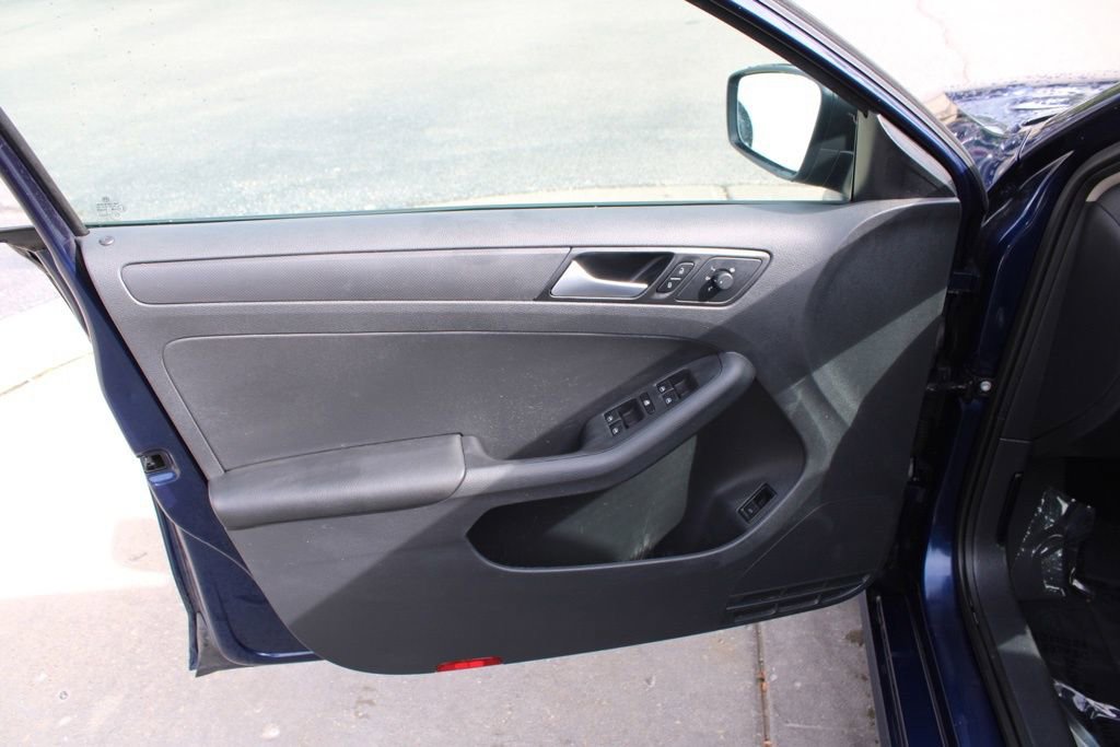 Used 2014 Volkswagen Jetta S image 16