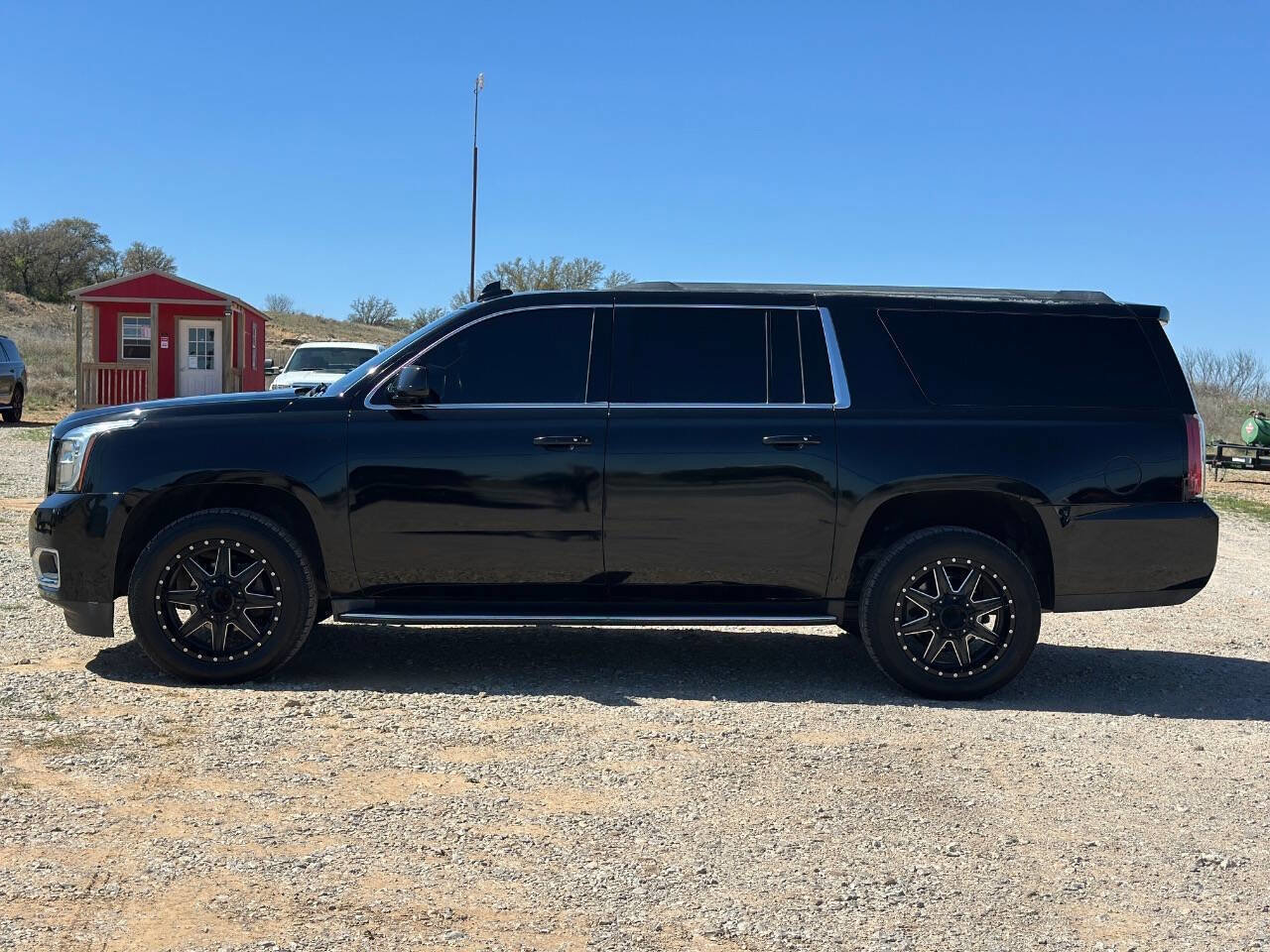 Used 2015 GMC Yukon XL SLT w/ Open Road Package image 3