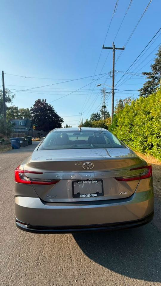 Used 2025 Toyota Camry XLE FWD image 17