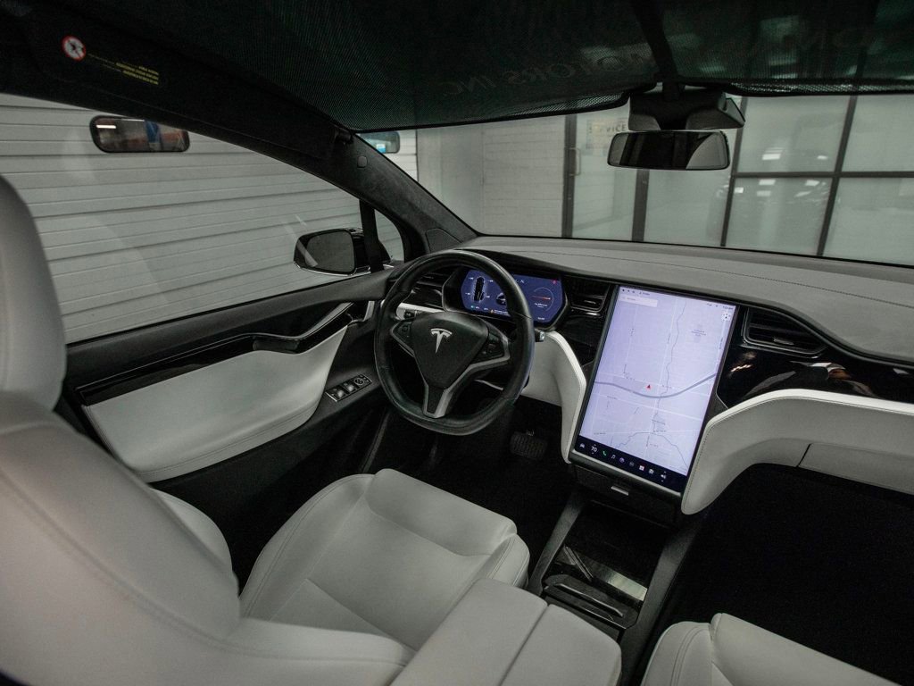 Used 2020 Tesla Model X Long Range AWD image 19