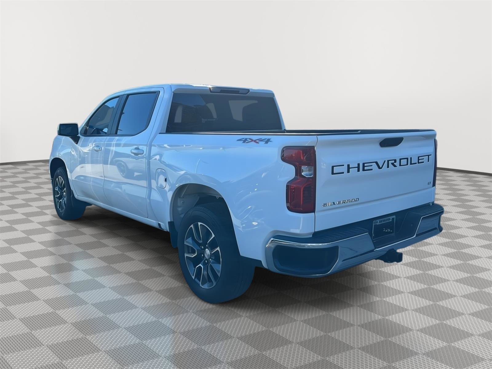 Used 2023 Chevrolet Silverado 1500 LT image 3