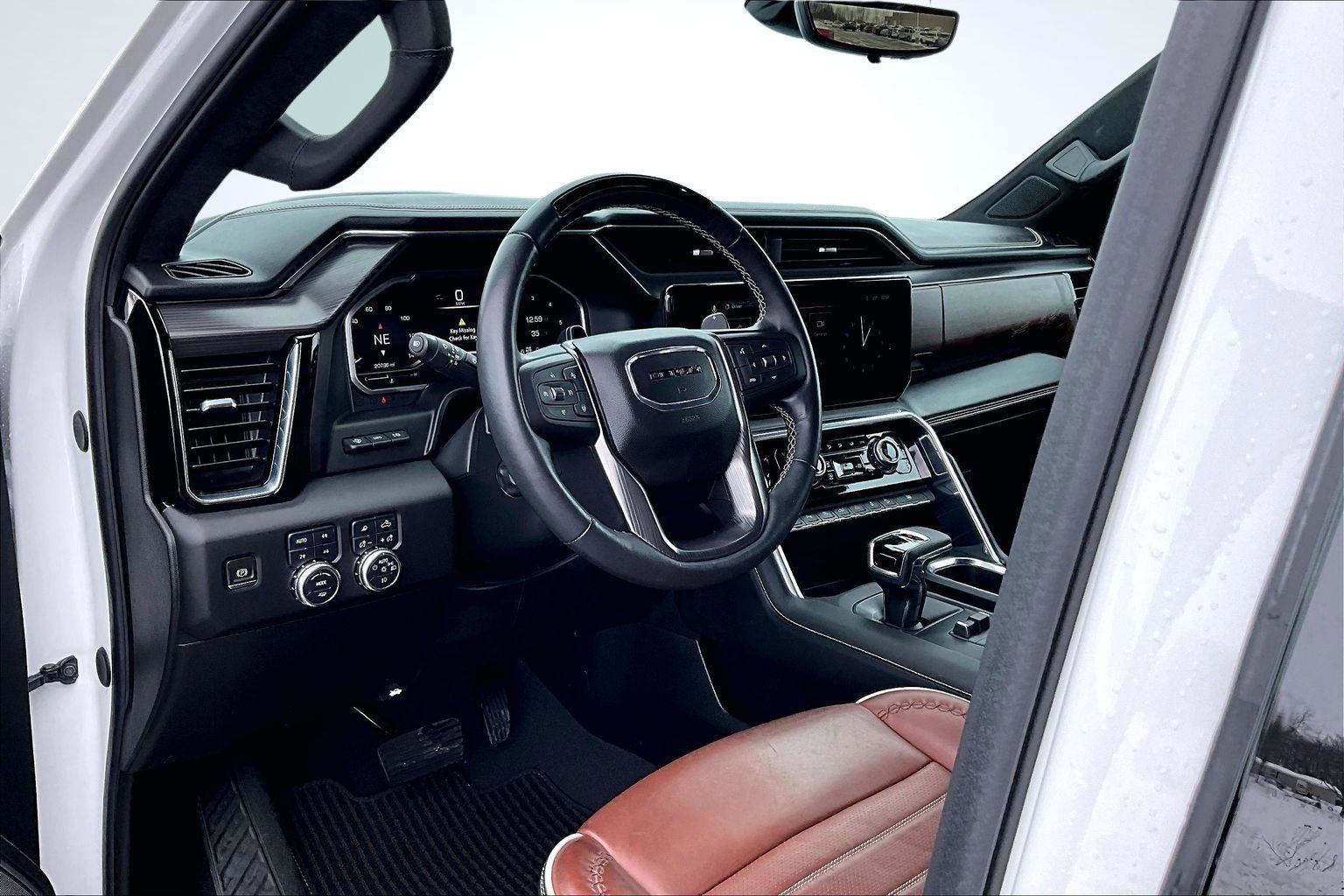 Used 2024 GMC Sierra 1500 Denali Ultimate image 14
