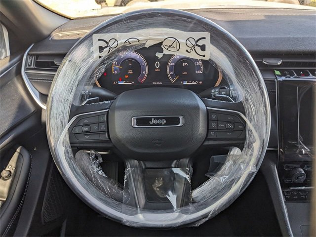 New 2025 Jeep Grand Cherokee Laredo X w/ Luxury Tech Group I image 16