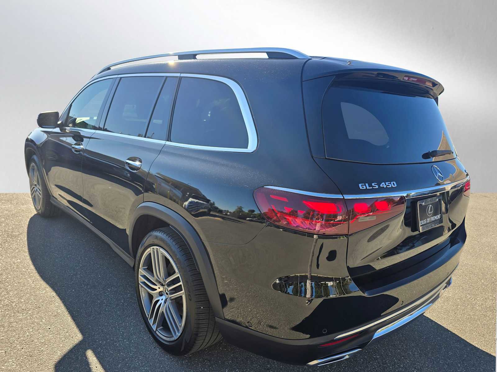 Used 2025 Mercedes-Benz GLS 450 4MATIC image 5