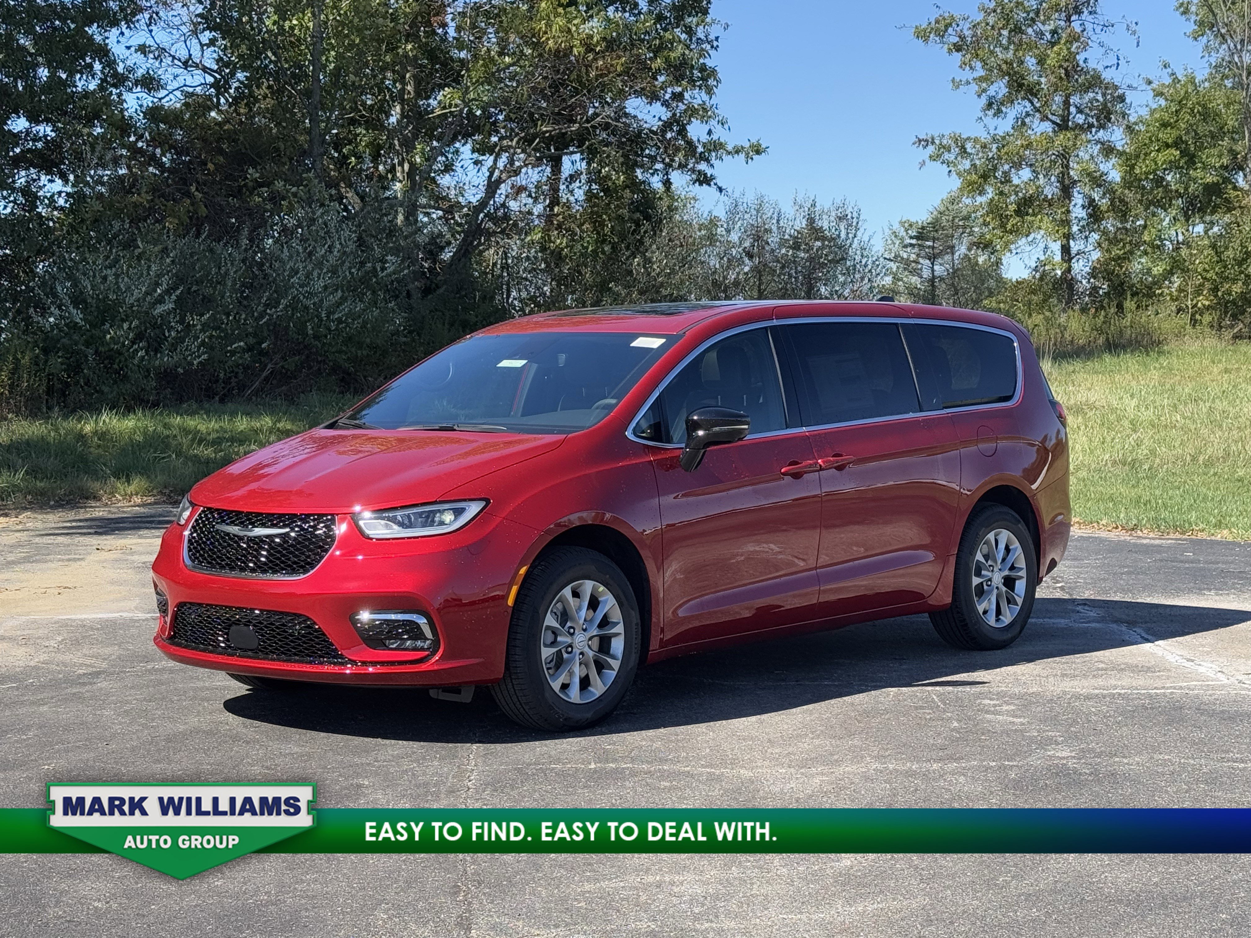 New 2026 Chrysler Pacifica Select image 1