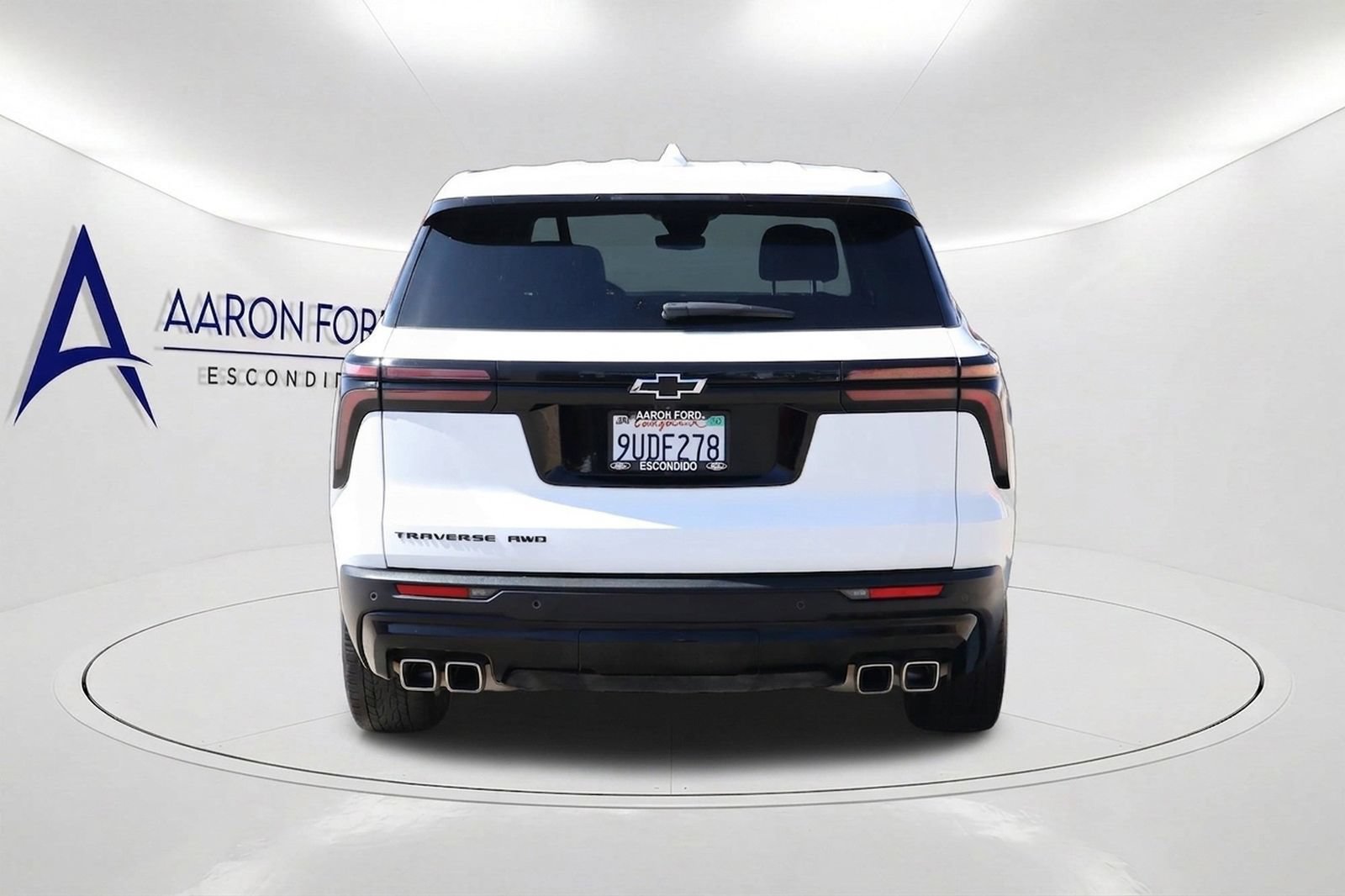 Used 2025 Chevrolet Traverse LT w/ Enhanced Driving Package AWD/4WD image 5