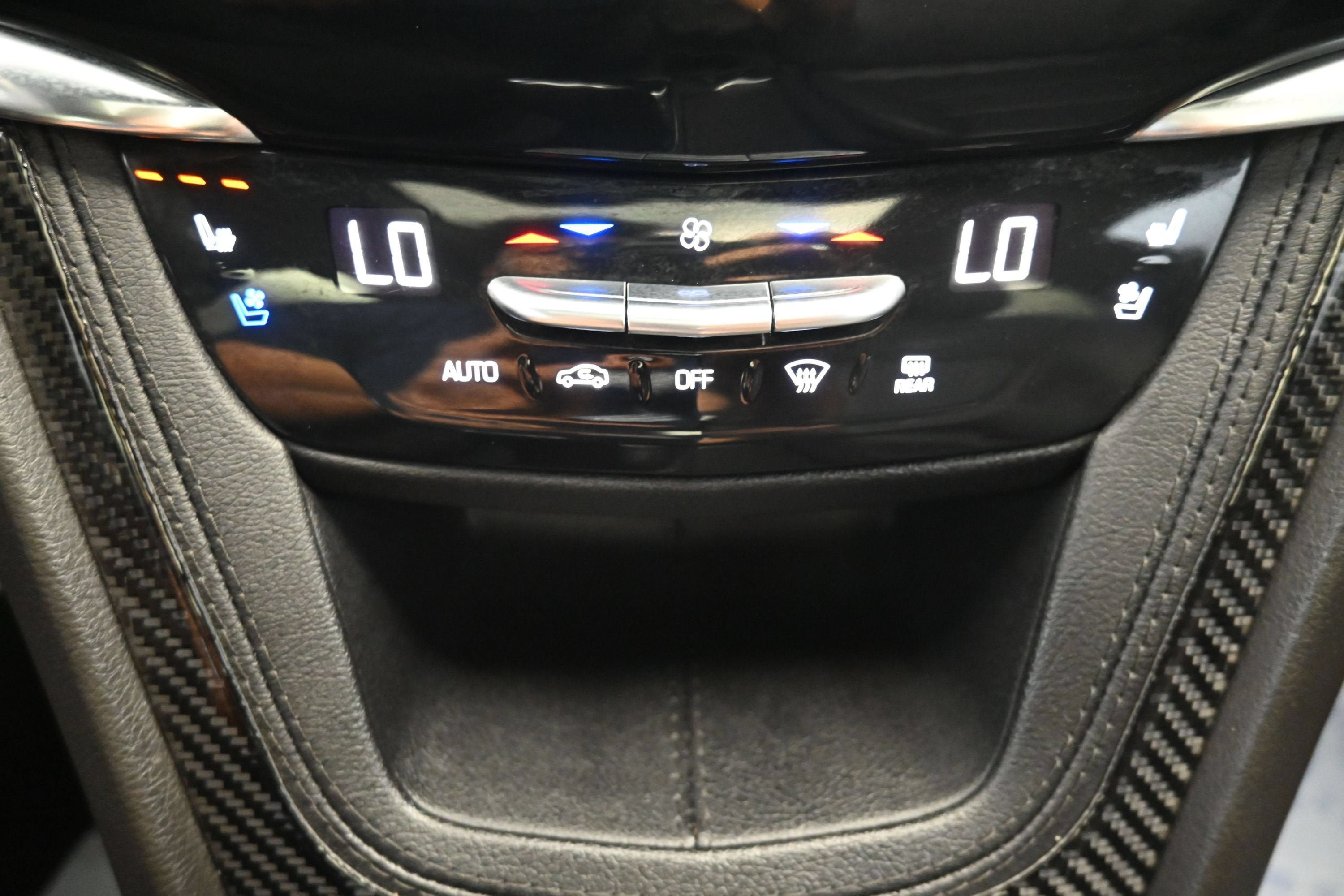 Used 2024 Cadillac XT6 Sport w/ Technology Package AWD/4WD image 16