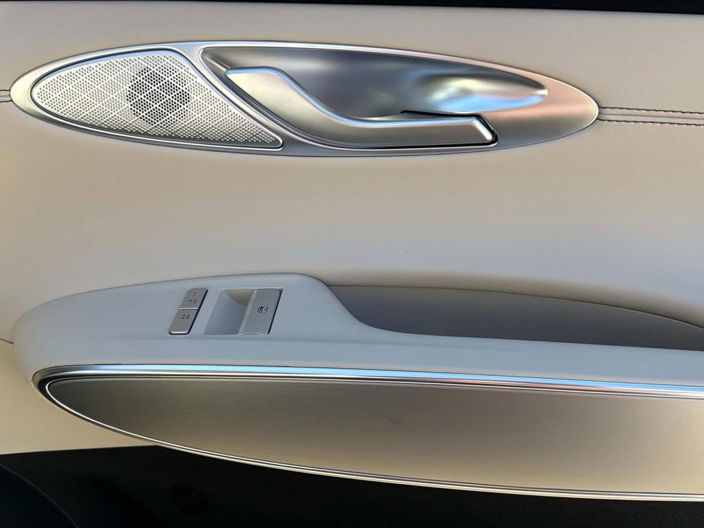 New 2026 Genesis GV70 2.5T Select image 18