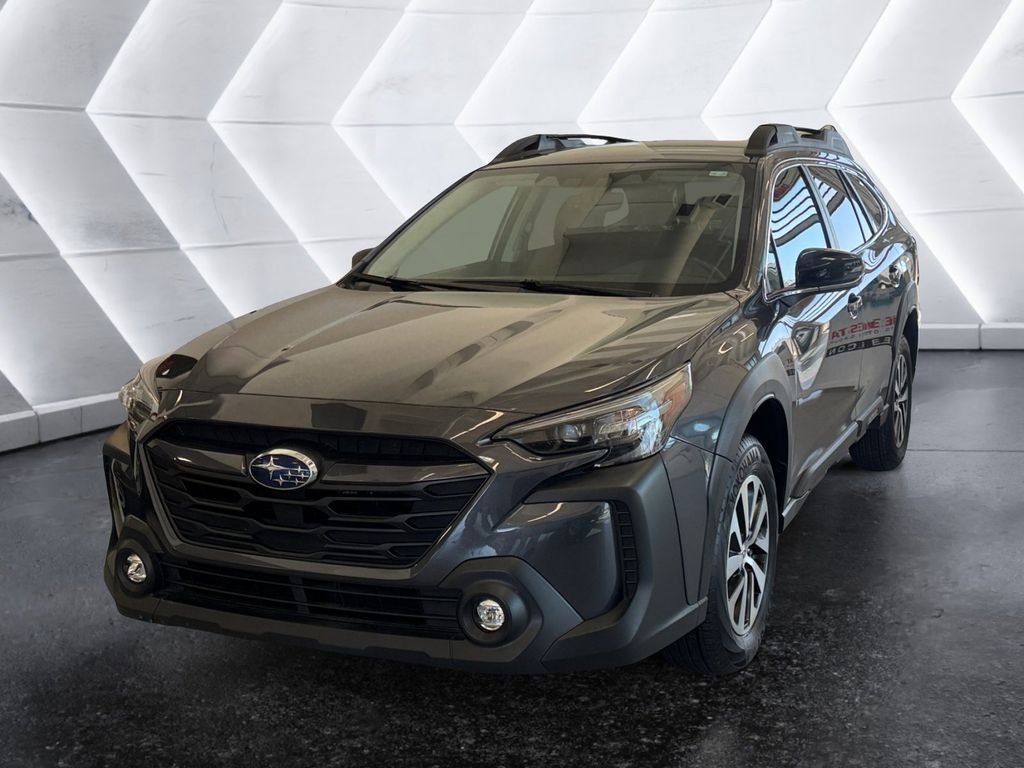 Used 2025 Subaru Outback Limited AWD/4WD image 3